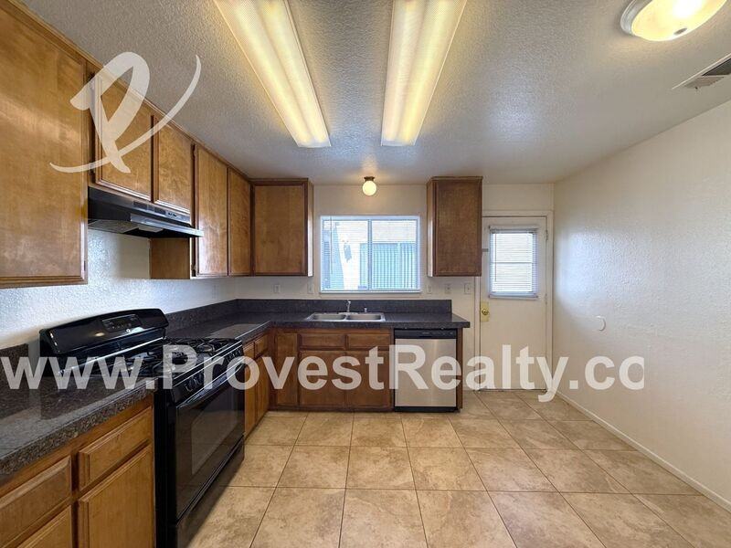 21777 Panoche Rd #4 - Photo 6 of 16