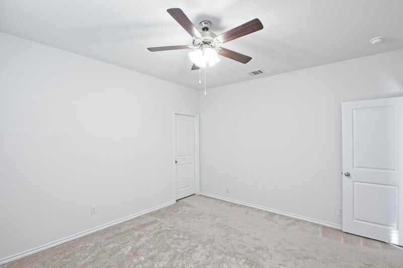 1111 Emerald Gate Dr - Photo 4 of 40