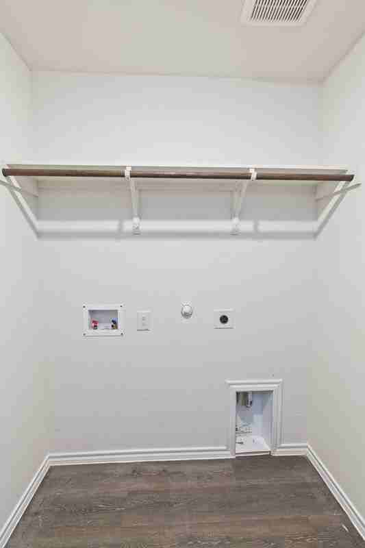 1111 Emerald Gate Dr - Photo 6 of 40
