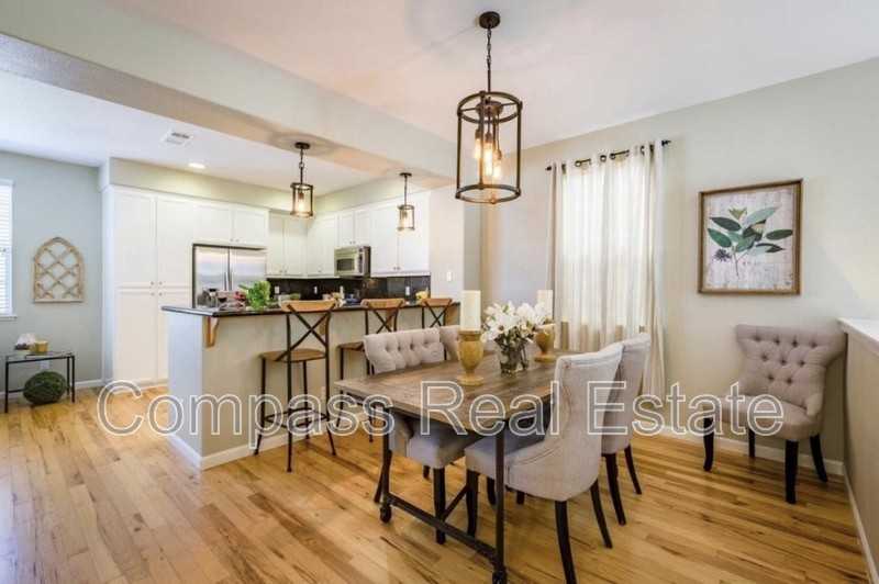 2258 Golden Crest Cmns - Photo 3 of 14