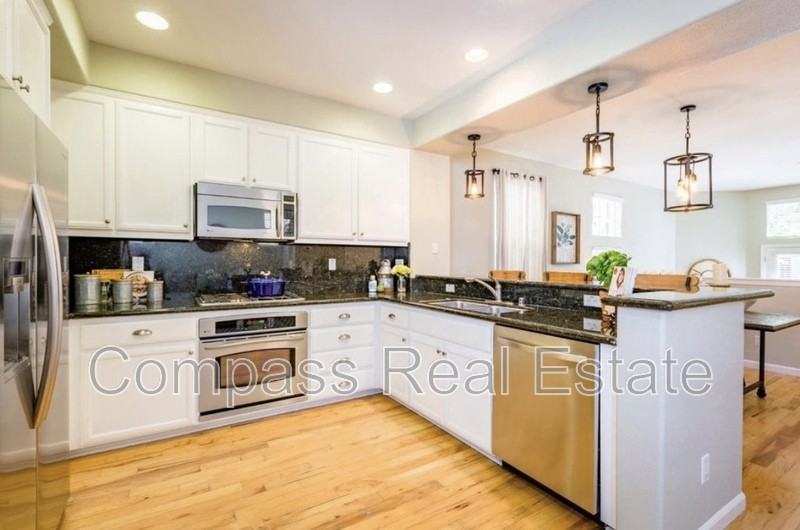 2258 Golden Crest Cmns - Photo 4 of 14