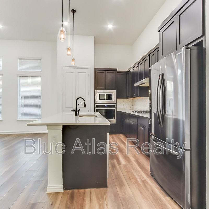 235 Woodson St - Photo 6 of 29