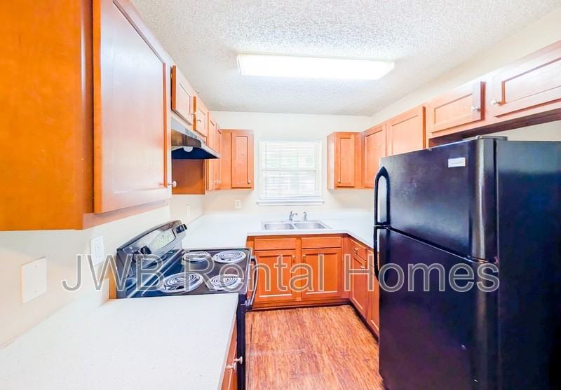 3035 Fitzgerald St - Photo 2 of 14