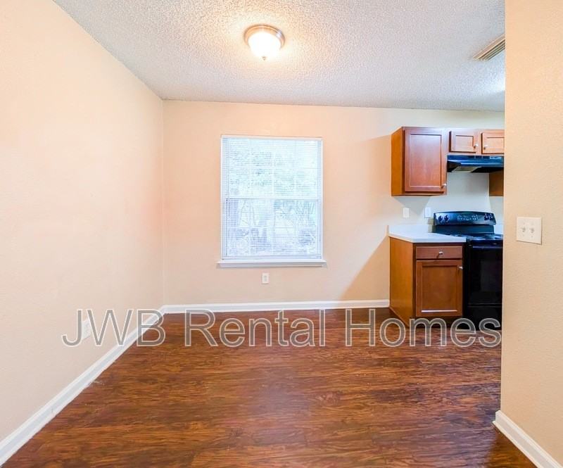 3035 Fitzgerald St - Photo 4 of 14