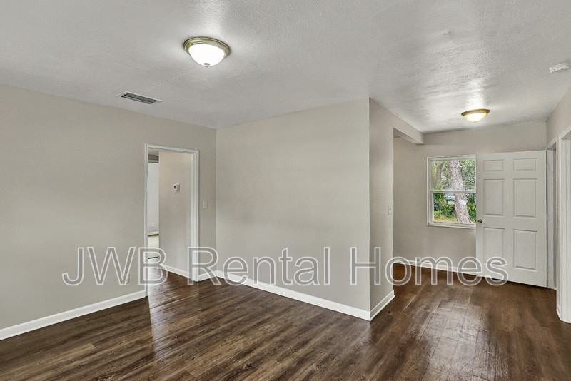 141 W 43rd St - Photo 5 of 20