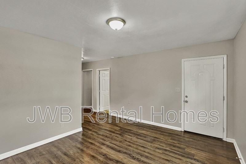 141 W 43rd St - Photo 6 of 20