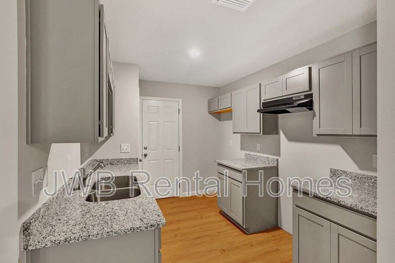 1145 Canal St - Photo 2 of 19