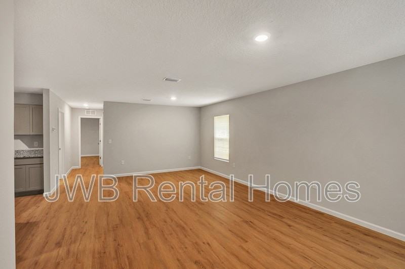 1145 Canal St - Photo 6 of 19