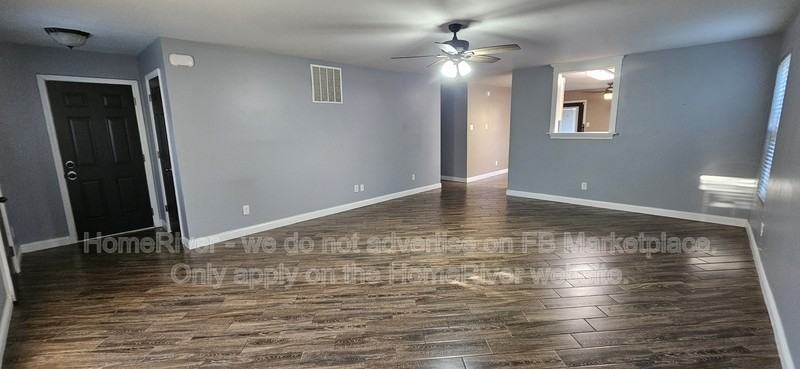 2139 Bridlewood Dr - Photo 3 of 17