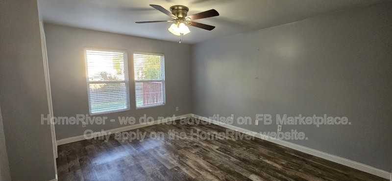 2139 Bridlewood Dr - Photo 4 of 17
