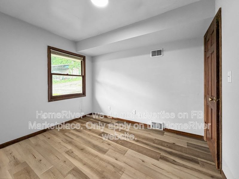 901 Crescent Ave #8 - Photo 7 of 20