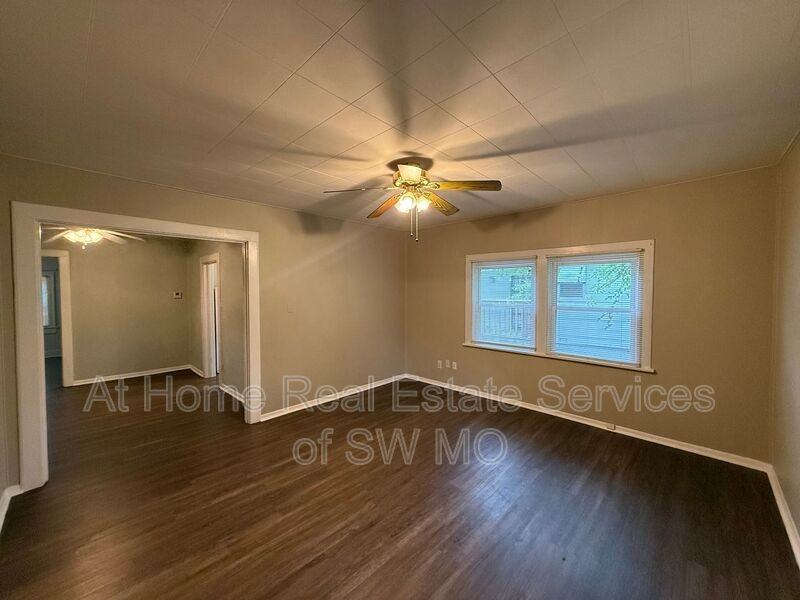 1169 S Kimbrough Ave - Photo 2 of 12