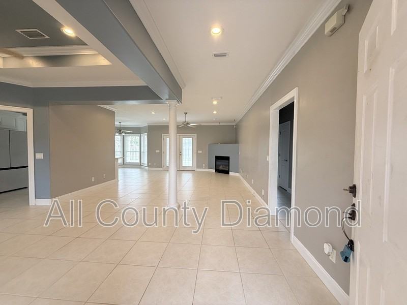 3719 Bay Tree Rd - Photo 4 of 38