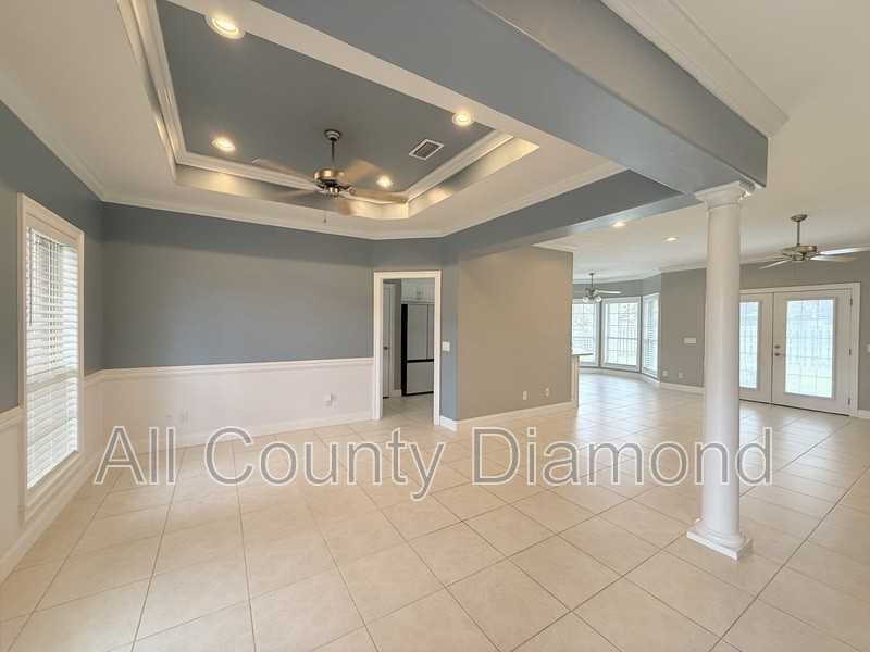 3719 Bay Tree Rd - Photo 5 of 38