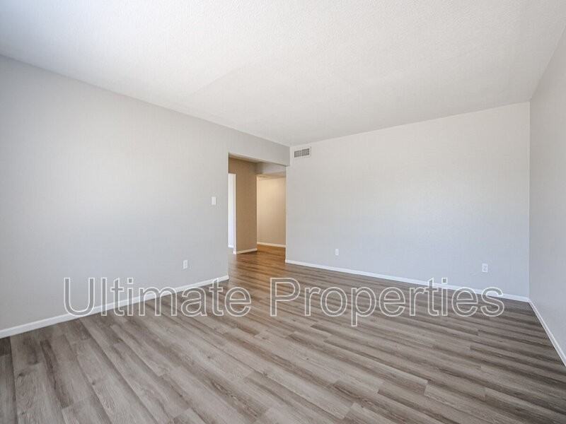 5357 W Cholla St - Photo 4 of 23