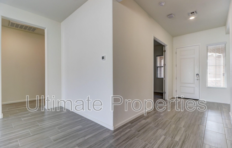 18526 W Desert Trumpet Rd - Photo 4 of 32