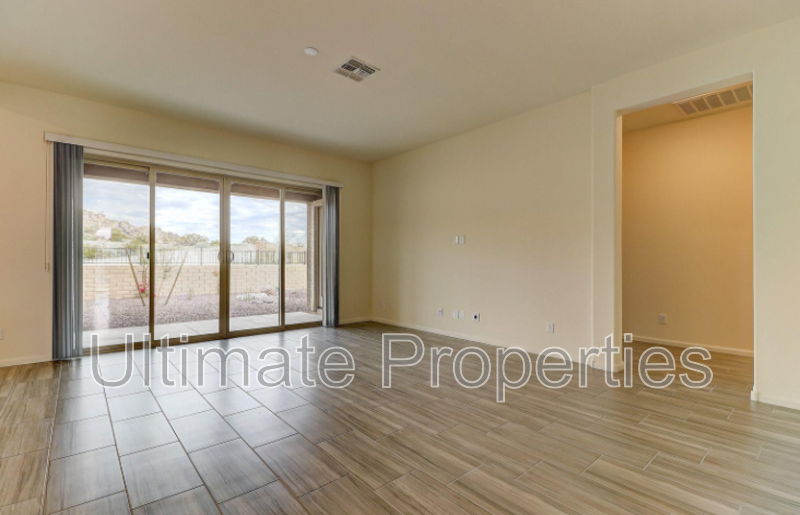 18526 W Desert Trumpet Rd - Photo 5 of 32