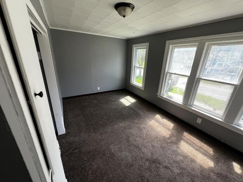 144 Avenue C - Photo 4 of 7