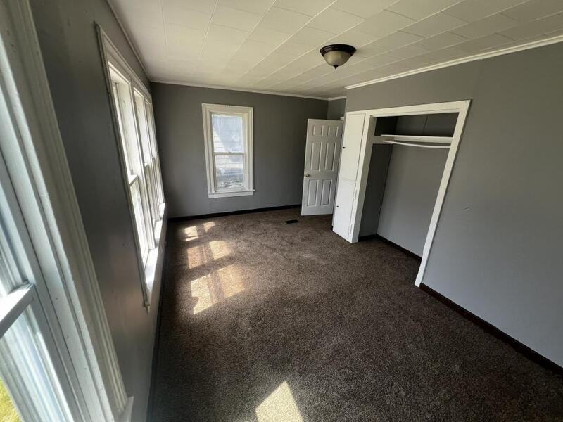 144 Avenue C - Photo 5 of 7