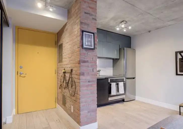 1029 King St W #1011 - Photo 4 of 27