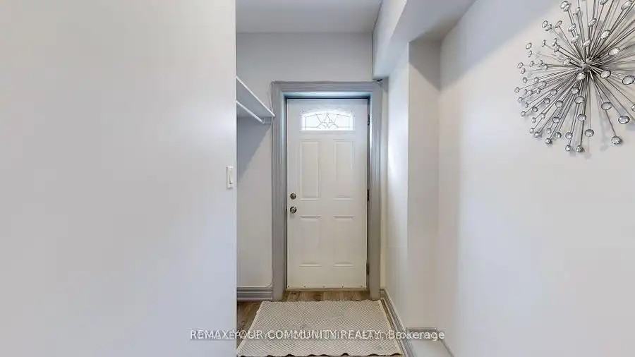 586 Parliament St #C - Photo 4 of 14