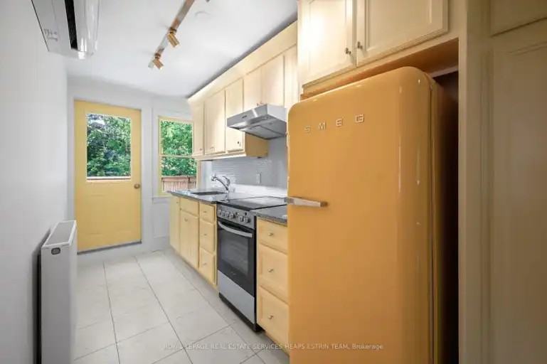 18 Castle Frank Cres #3 - Photo 5 of 13