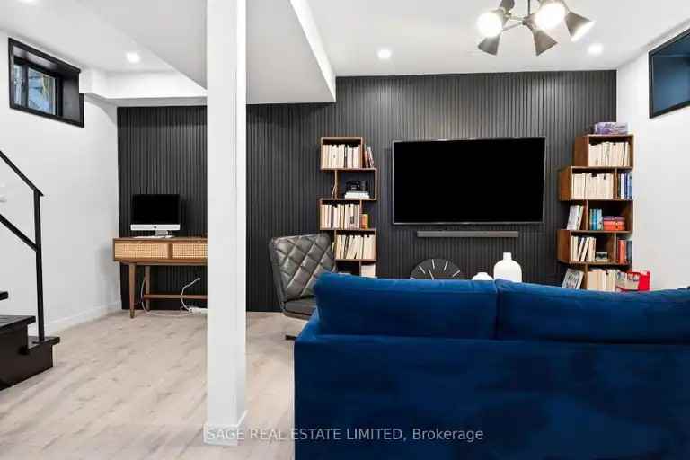 44 Pepler Ave - Photo 2 of 26