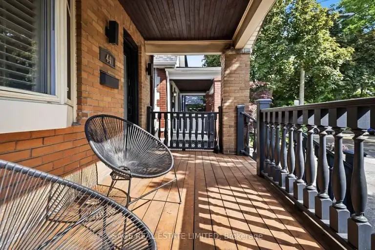 44 Pepler Ave - Photo 4 of 26