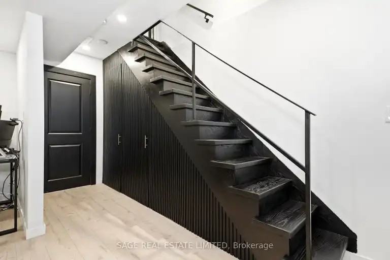 44 Pepler Ave - Photo 5 of 26