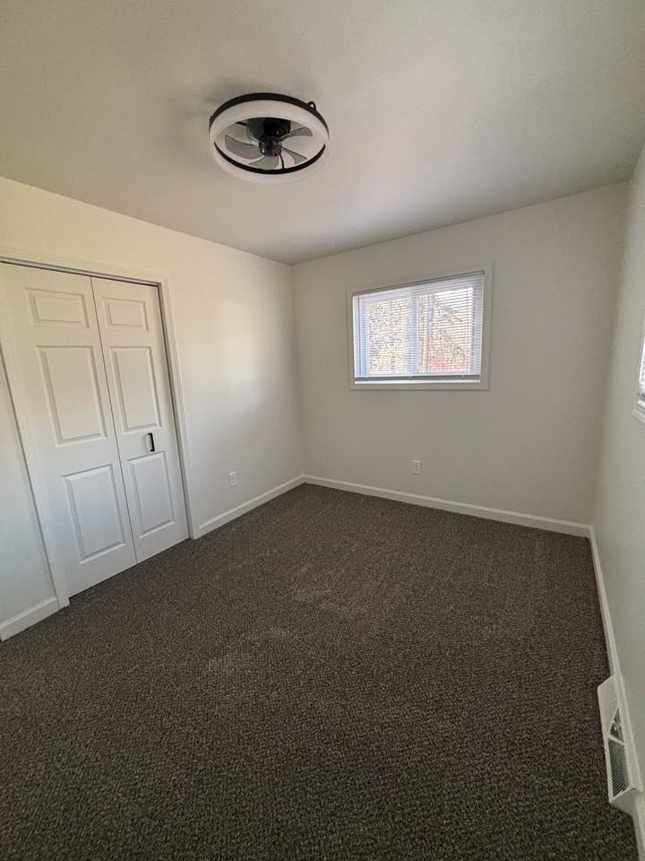 155 Crowell Dr #NA - Photo 3 of 13