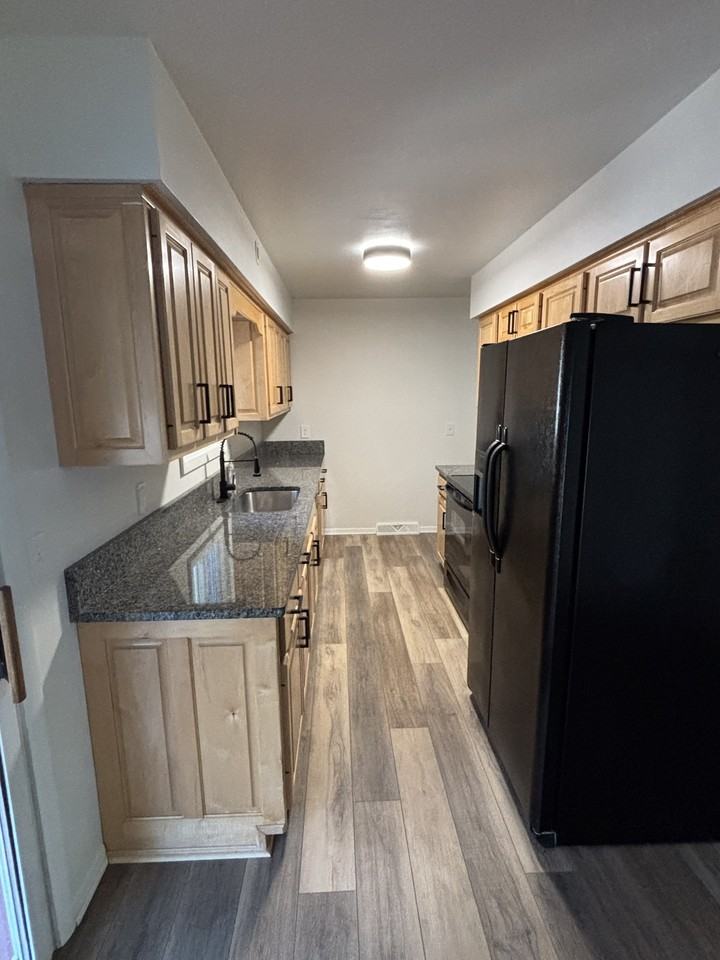 155 Crowell Dr #NA - Photo 4 of 13