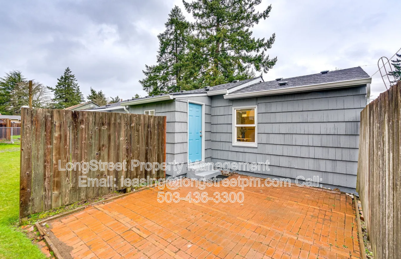 3315 Se 127th Pl #1 - Photo 2 of 17