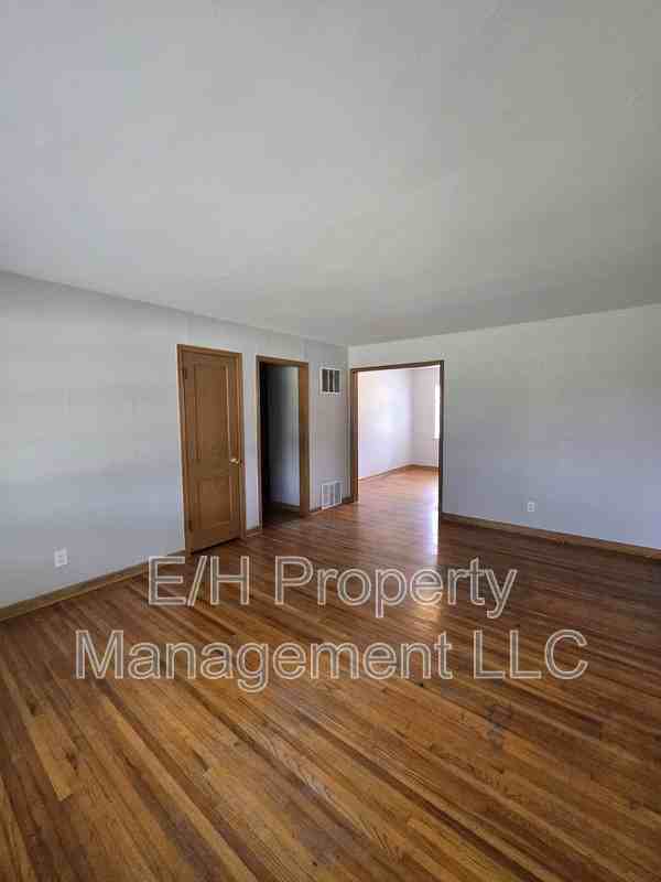 718 S Hunter St - Photo 2 of 17