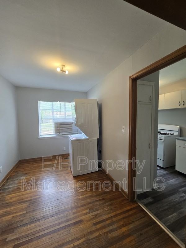 718 S Hunter St - Photo 4 of 17