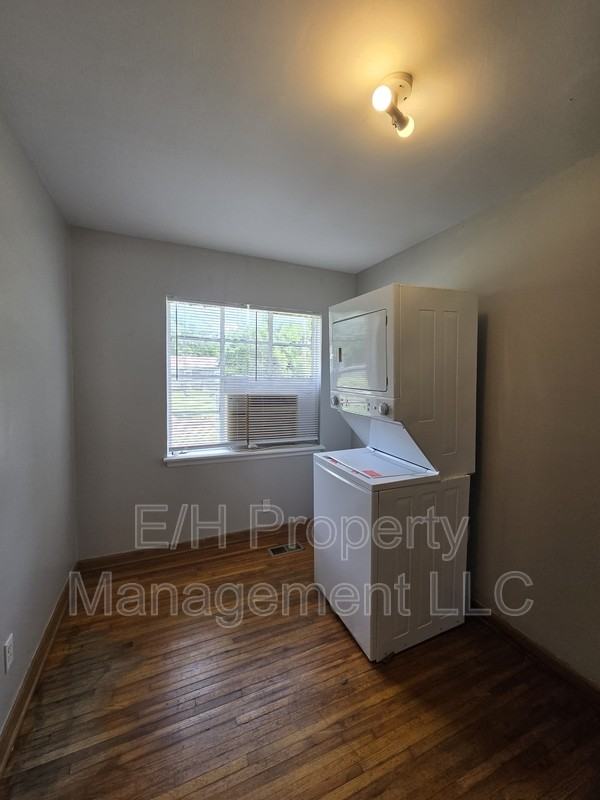 718 S Hunter St - Photo 5 of 17