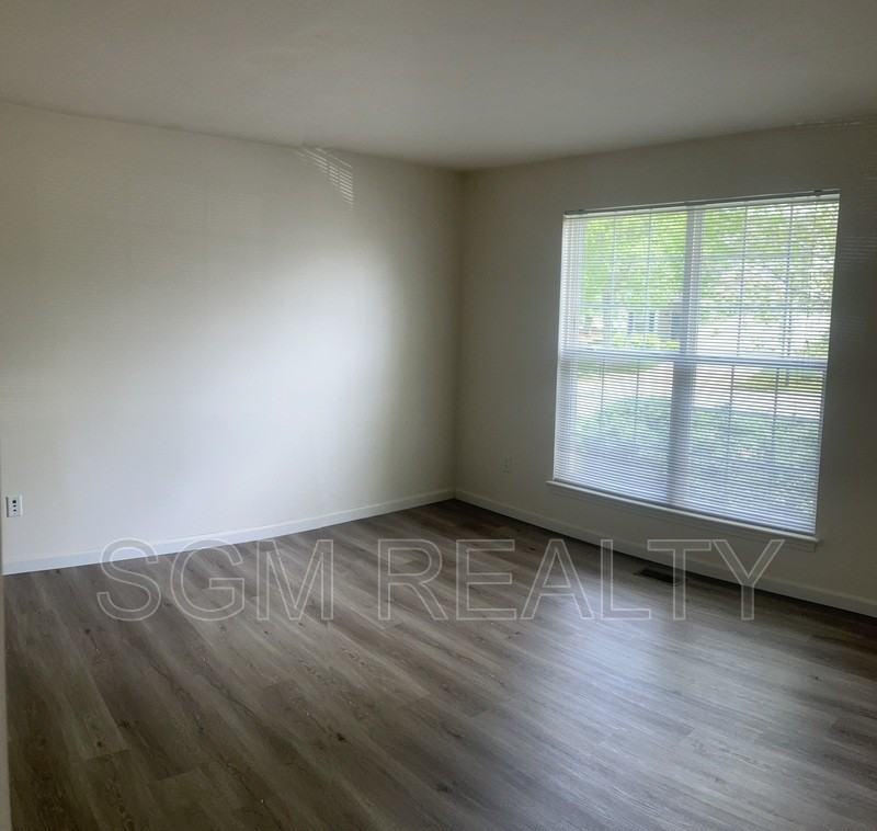 1711 Ambrose Terrace Dr - Photo 2 of 26