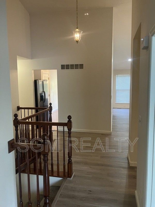 1711 Ambrose Terrace Dr - Photo 3 of 26