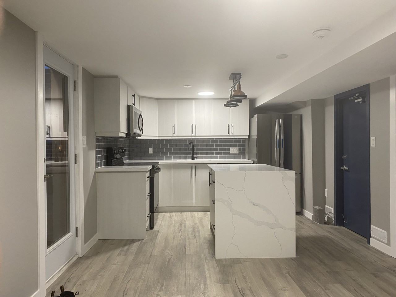 47 Regent Dr - Photo 2 of 15