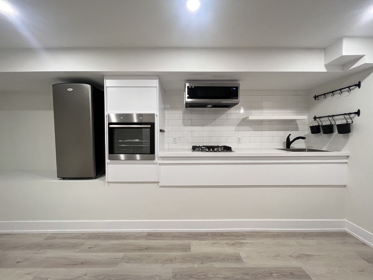 33 Somerset Ave - Photo 4 of 9