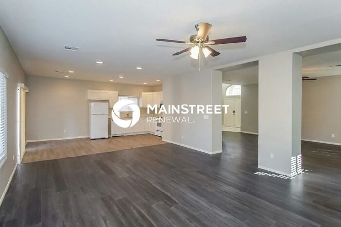 4361 Cottontail Ln - Photo 6 of 17