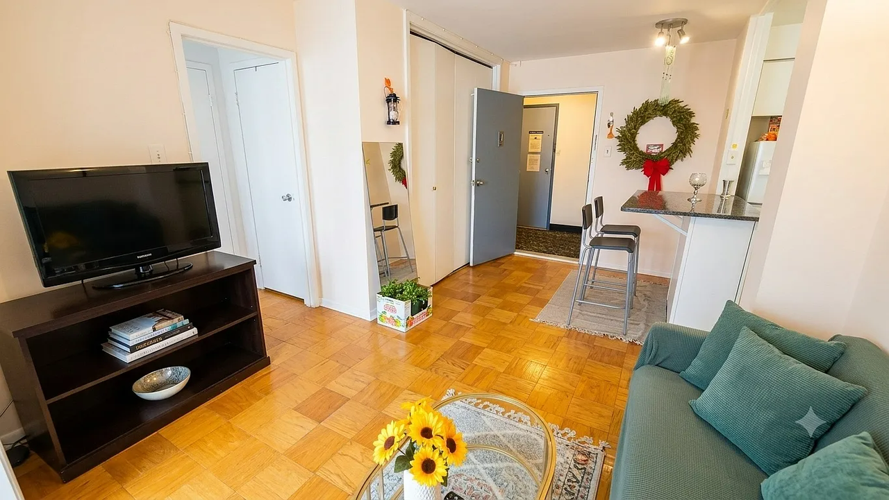 2401 H Street Northwest #702 - Photo 4 of 16