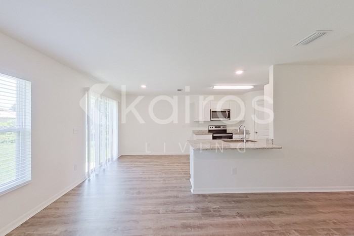 18354 Koala Ave - Photo 7 of 34
