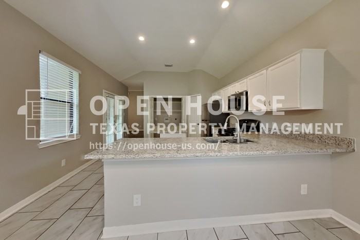 2015 Creston Dr - Photo 6 of 20