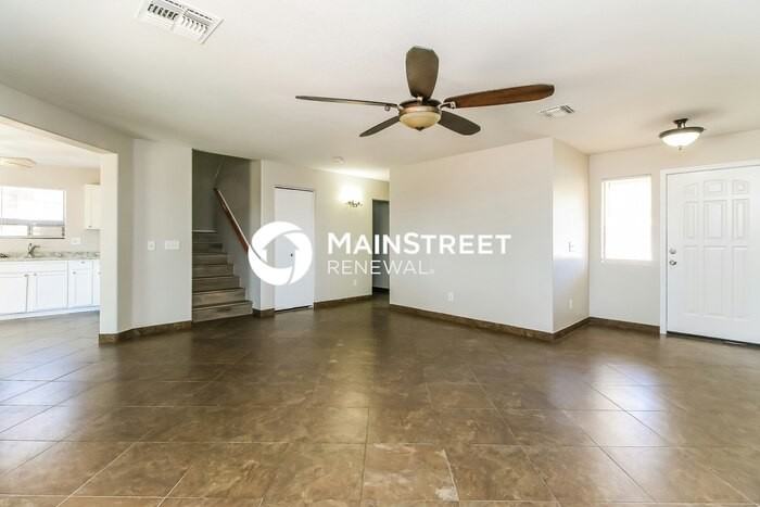 41889 W Sunland Dr - Photo 4 of 15