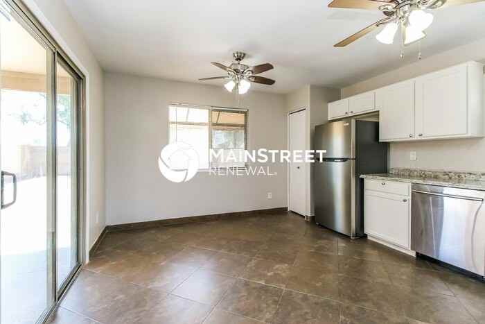 41889 W Sunland Dr - Photo 6 of 15