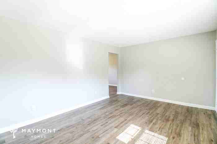437 7th Ave - Photo 4 of 15