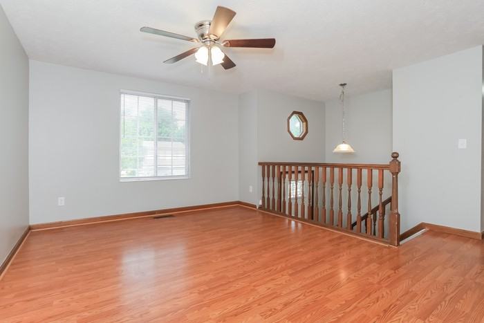 159 Hillwood Ct - Photo 4 of 12