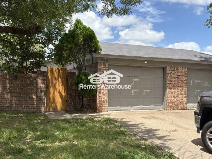 10258 Maverick Dr #58 - Photo 2 of 14