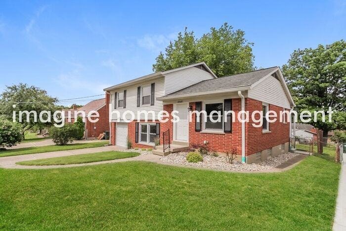 10685 Plainfield Rd - Photo 4 of 18