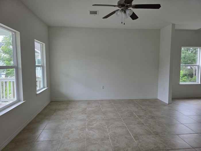 6102 White Oak Dr - Photo 3 of 16
